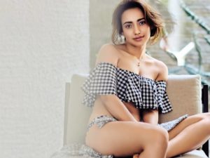 Download neha sharma hot wallpaper HD