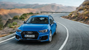 Download audi rs4 avant wallpaper HD