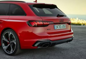 Download audi rs4 avant wallpaper HD