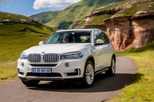 x5 bmw xdrive50i f15 bmwblog 50i twinpower v8 motortrend prev